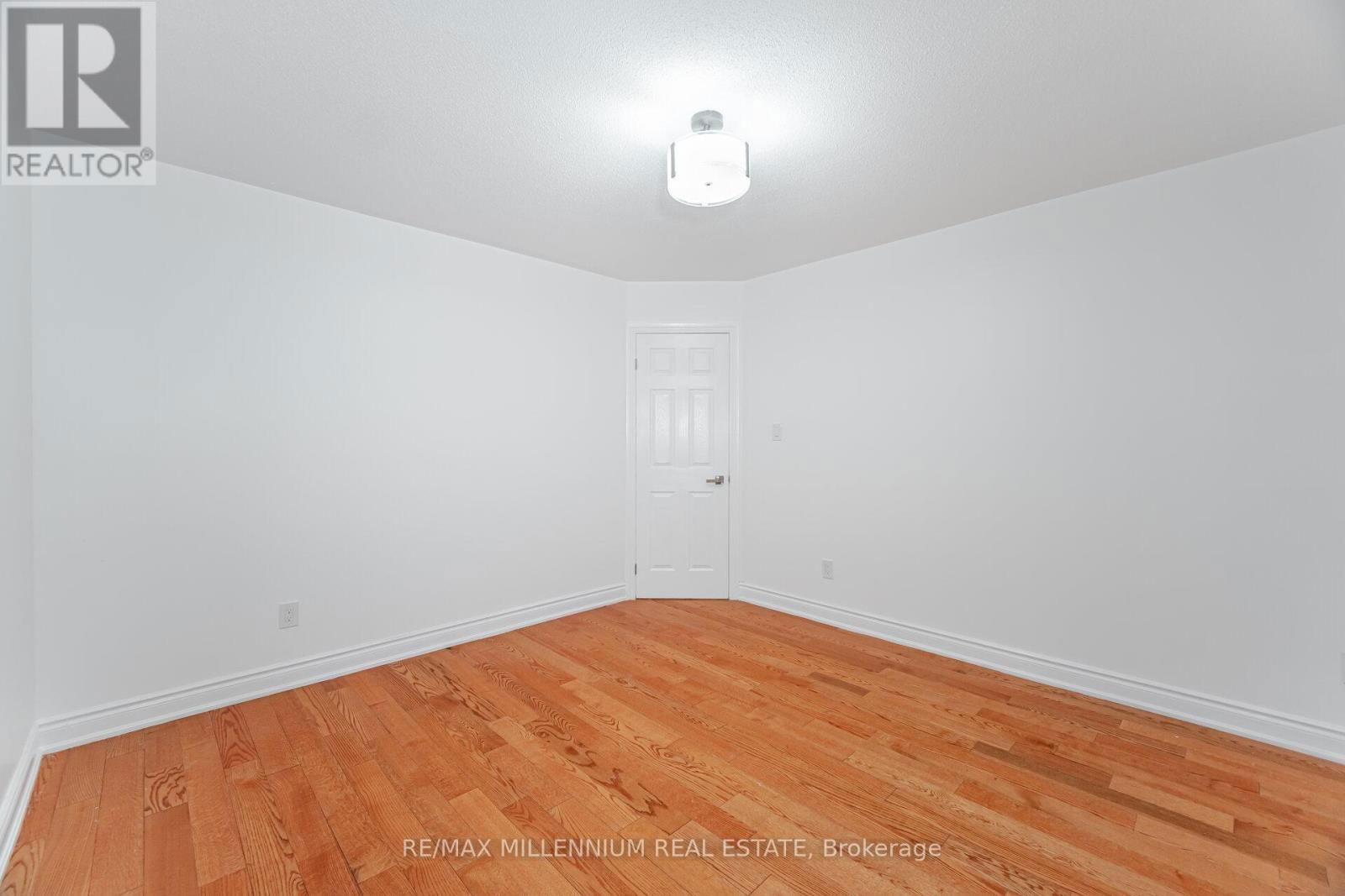 102 LAURIER AVENUE Image 38