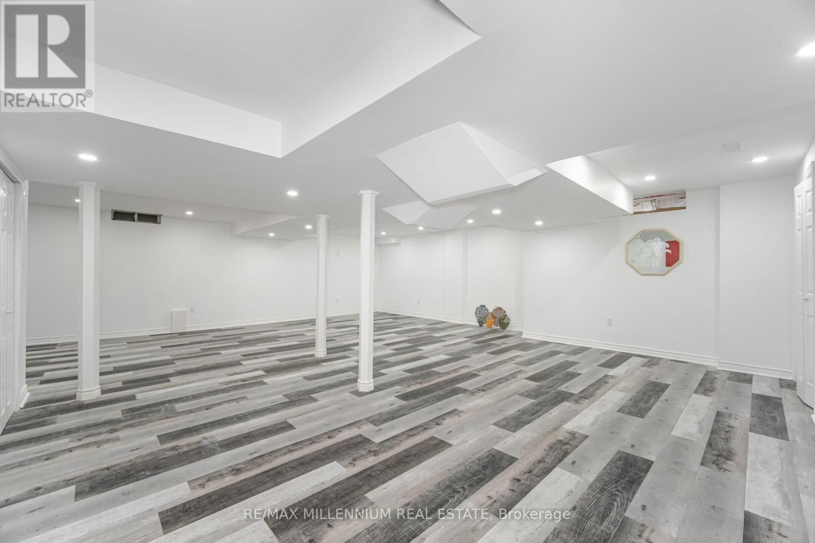 102 LAURIER AVENUE Image 42