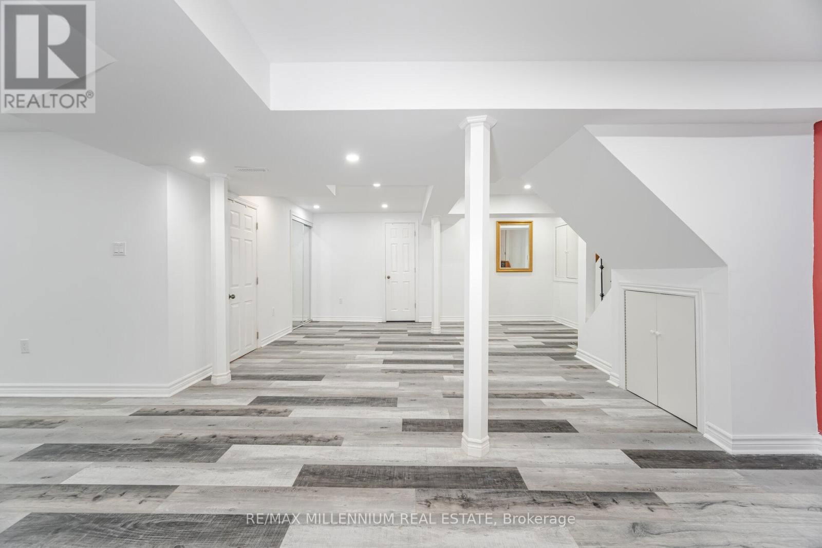 102 LAURIER AVENUE Image 45