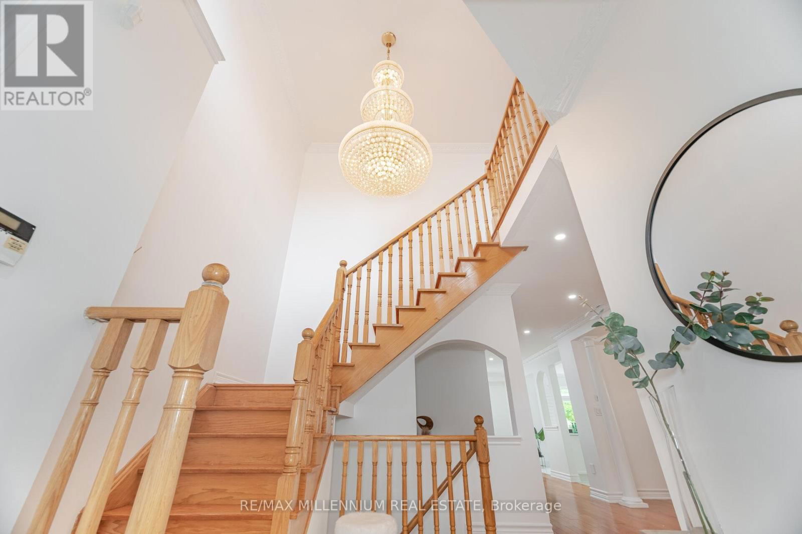 102 LAURIER AVENUE Image 5