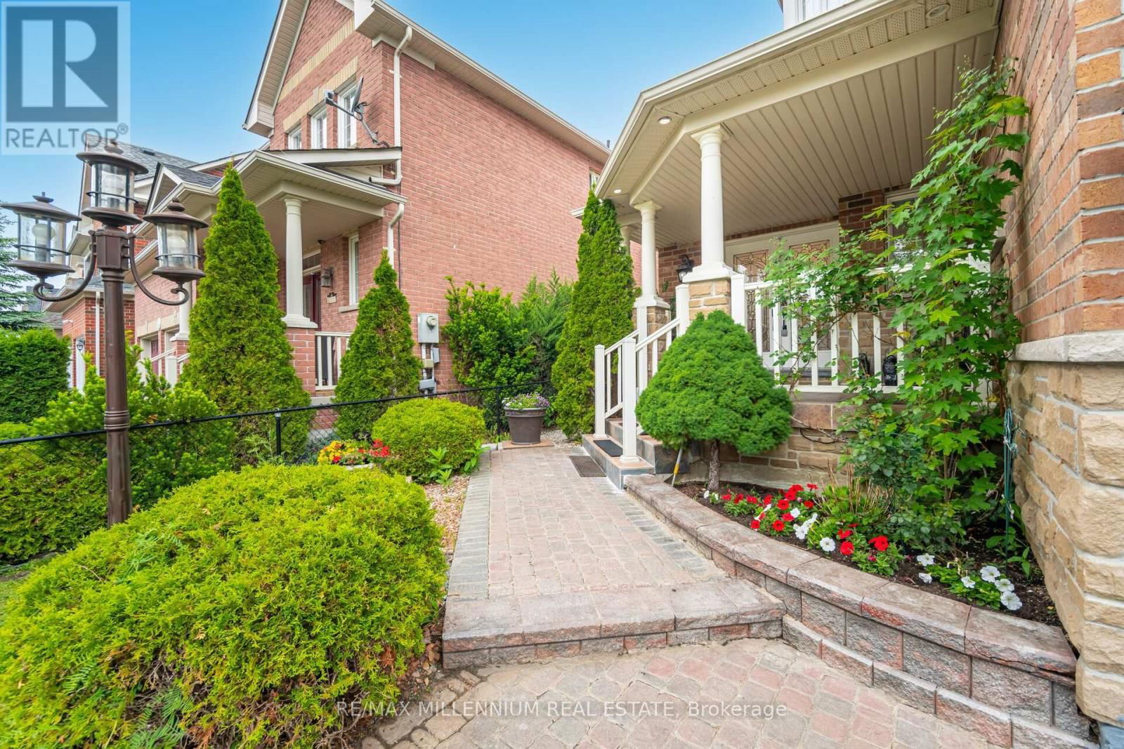 102 LAURIER AVENUE Image 50