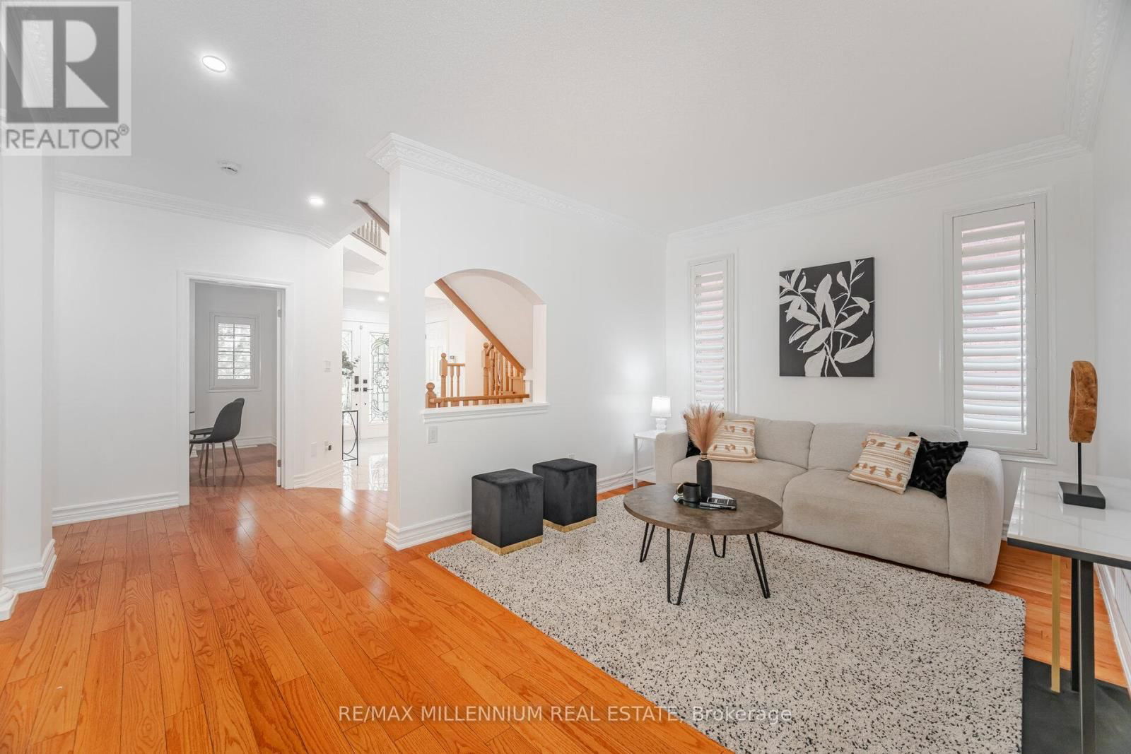 102 LAURIER AVENUE Image 6