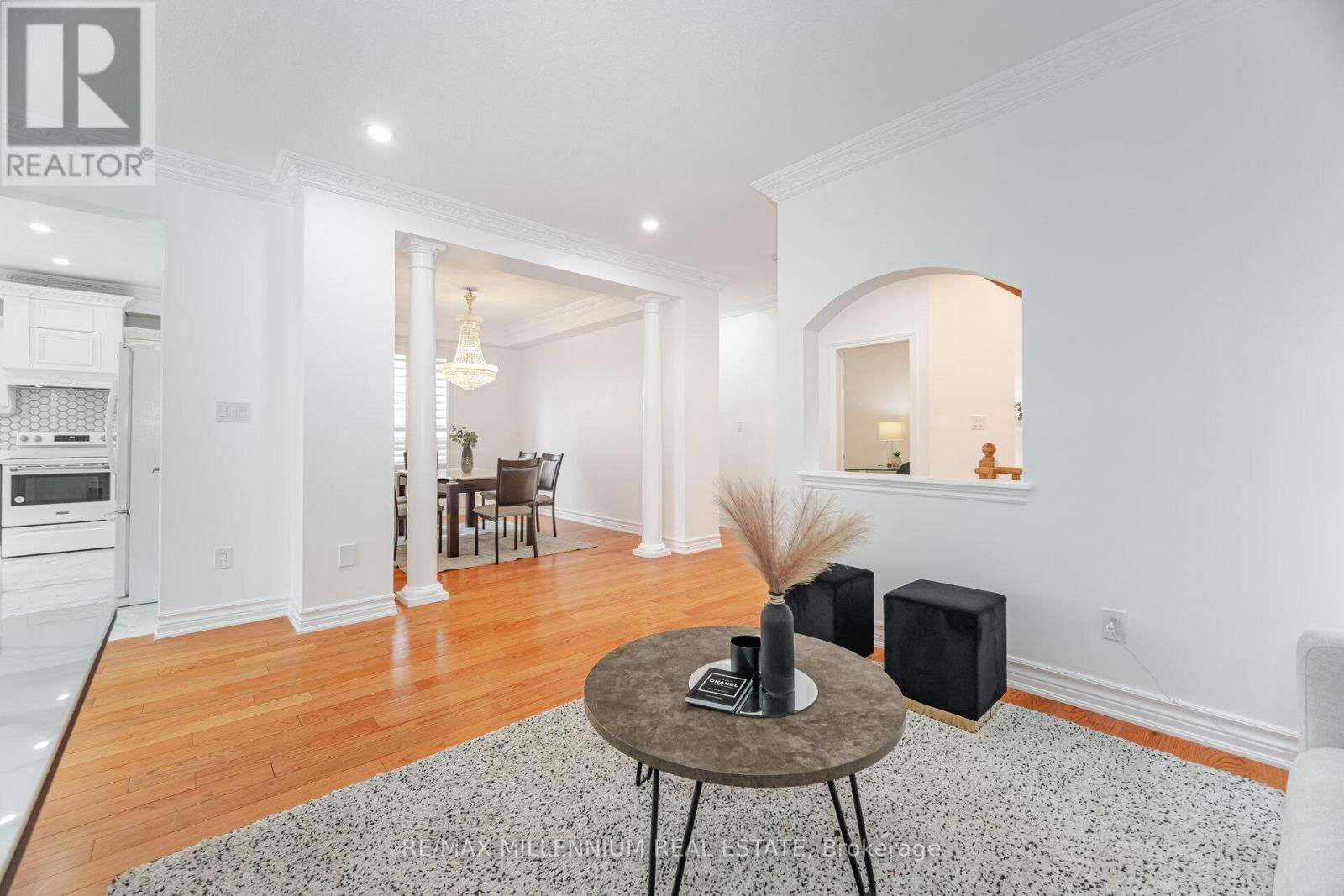 102 LAURIER AVENUE Image 8