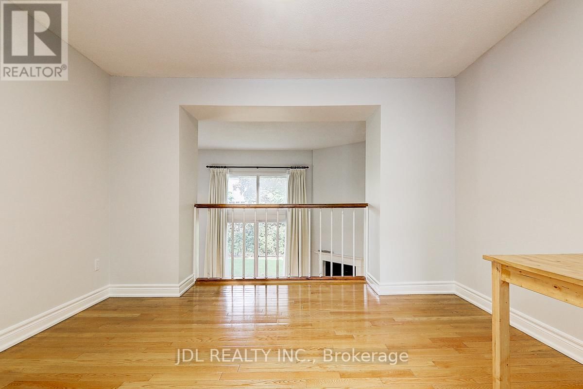 65 - 653 VILLAGE PARKWAY Image 11