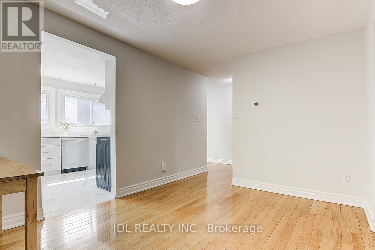 65 - 653 VILLAGE PARKWAY Image 12