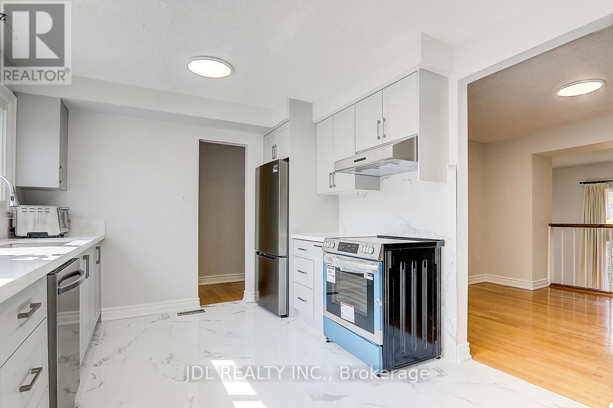 65 - 653 VILLAGE PARKWAY Image 15