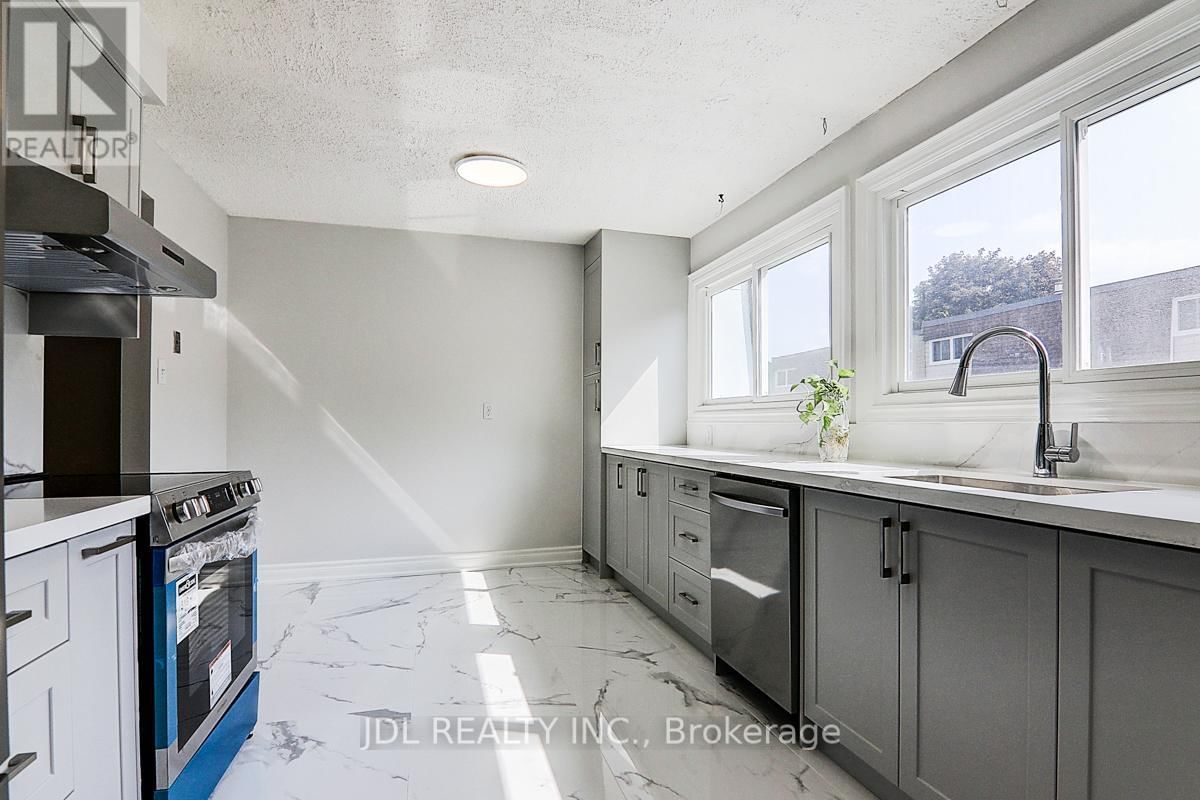65 - 653 VILLAGE PARKWAY Image 16