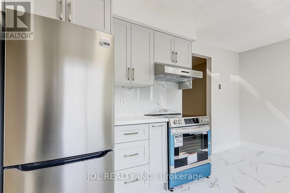 65 - 653 VILLAGE PARKWAY Image 17