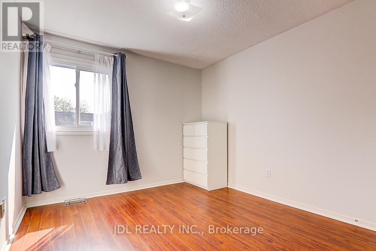 65 - 653 VILLAGE PARKWAY Image 21
