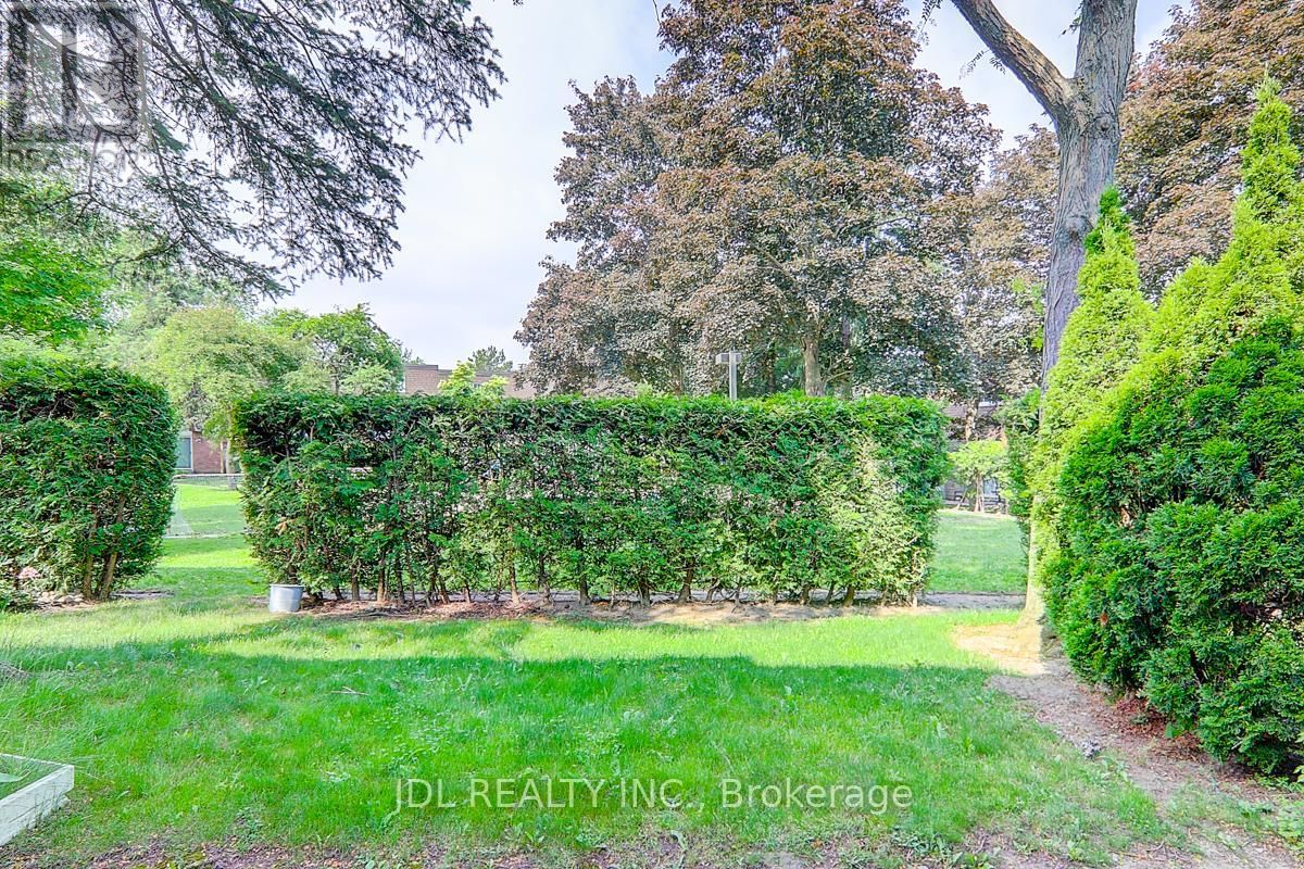 65 - 653 VILLAGE PARKWAY Image 32