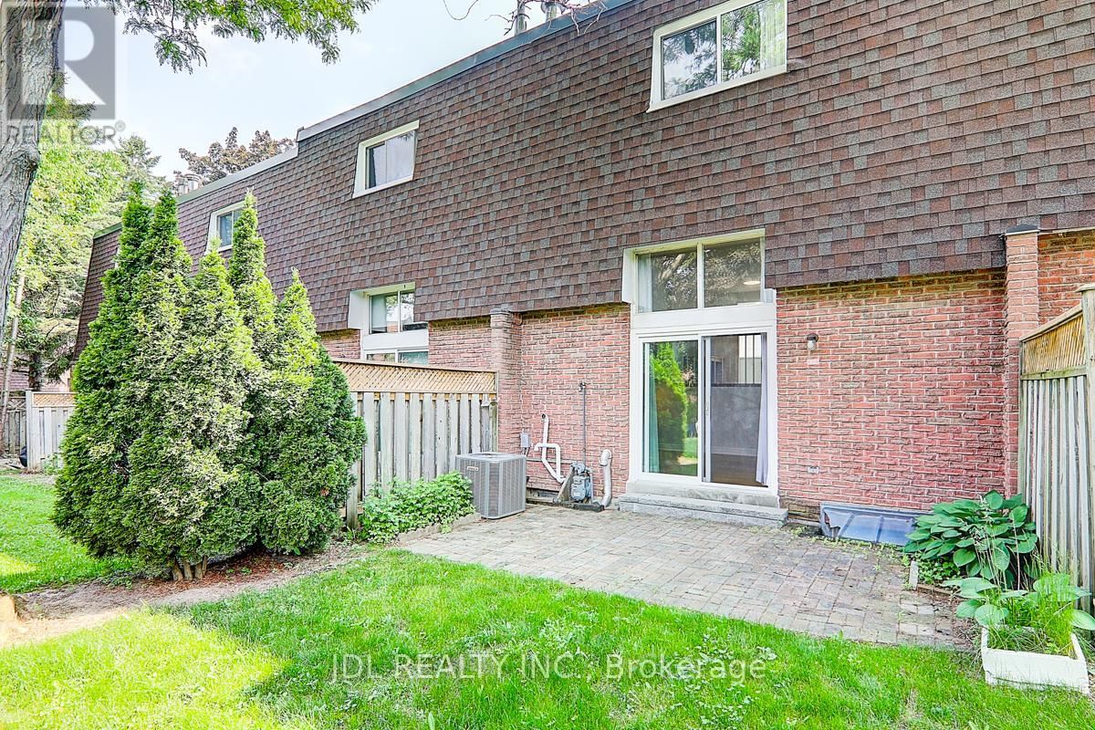 65 - 653 VILLAGE PARKWAY Image 34