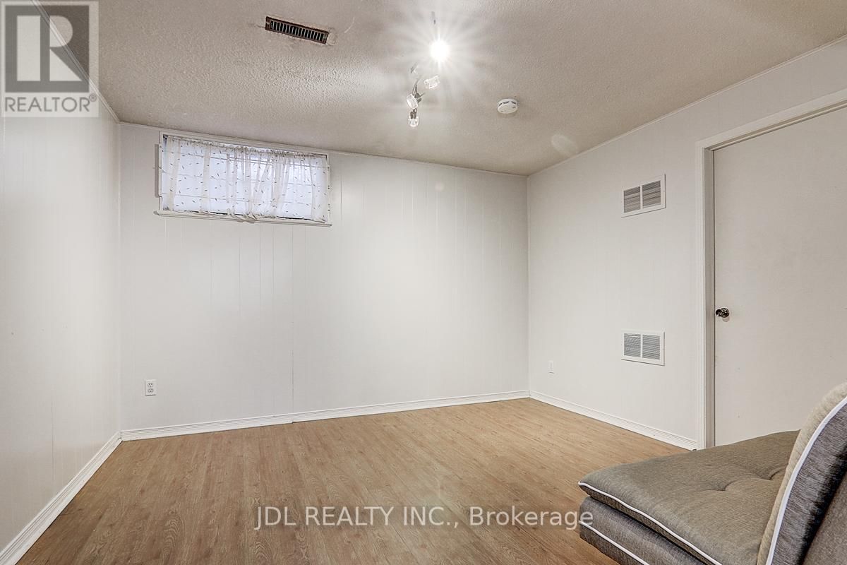 65 - 653 VILLAGE PARKWAY Image 4