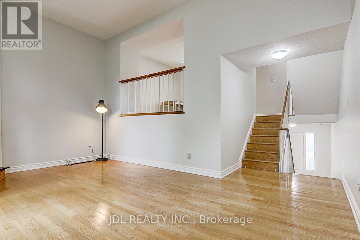 65 - 653 VILLAGE PARKWAY Image 7