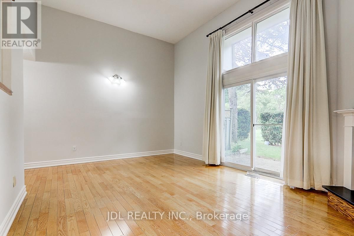 65 - 653 VILLAGE PARKWAY Image 9
