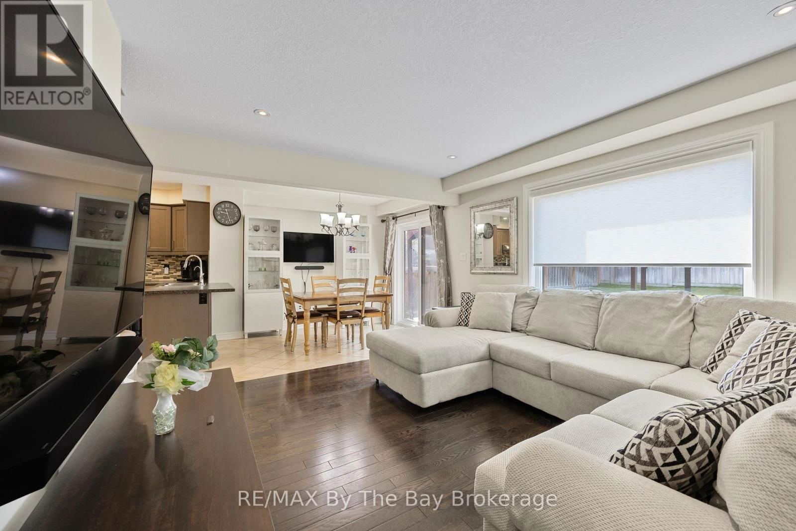 182 BANTING CRESCENT Image 14