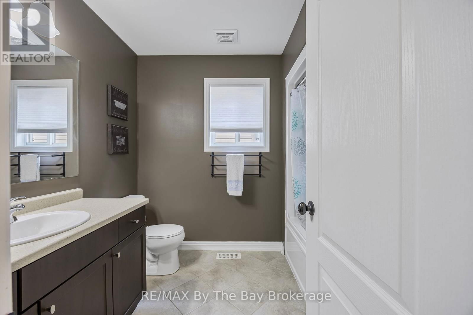 182 BANTING CRESCENT Image 19