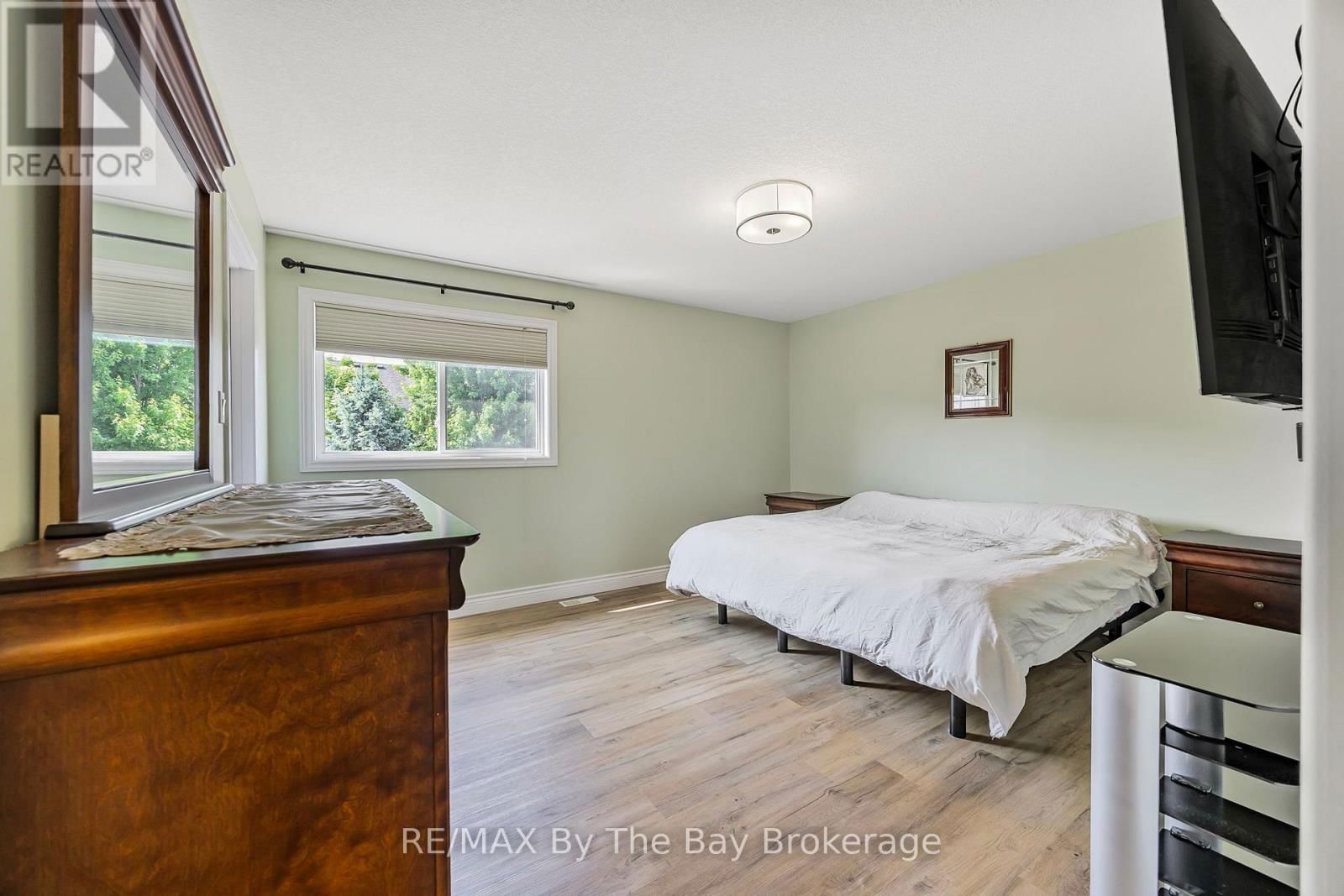 182 BANTING CRESCENT Image 21
