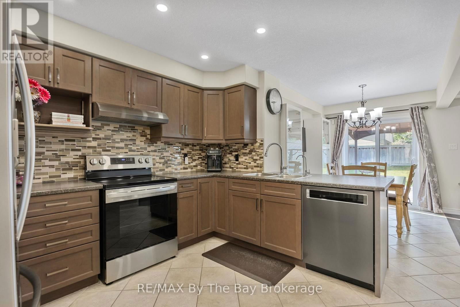 182 BANTING CRESCENT Image 9