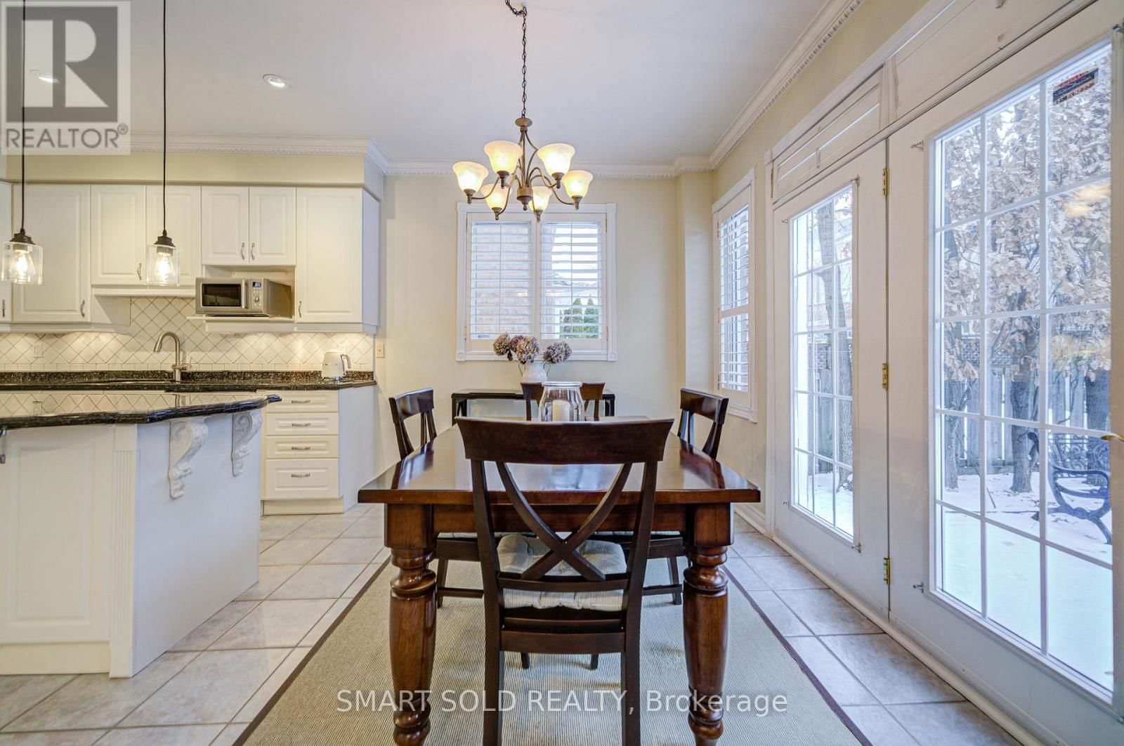 9 ALPINE CRESCENT Image 19