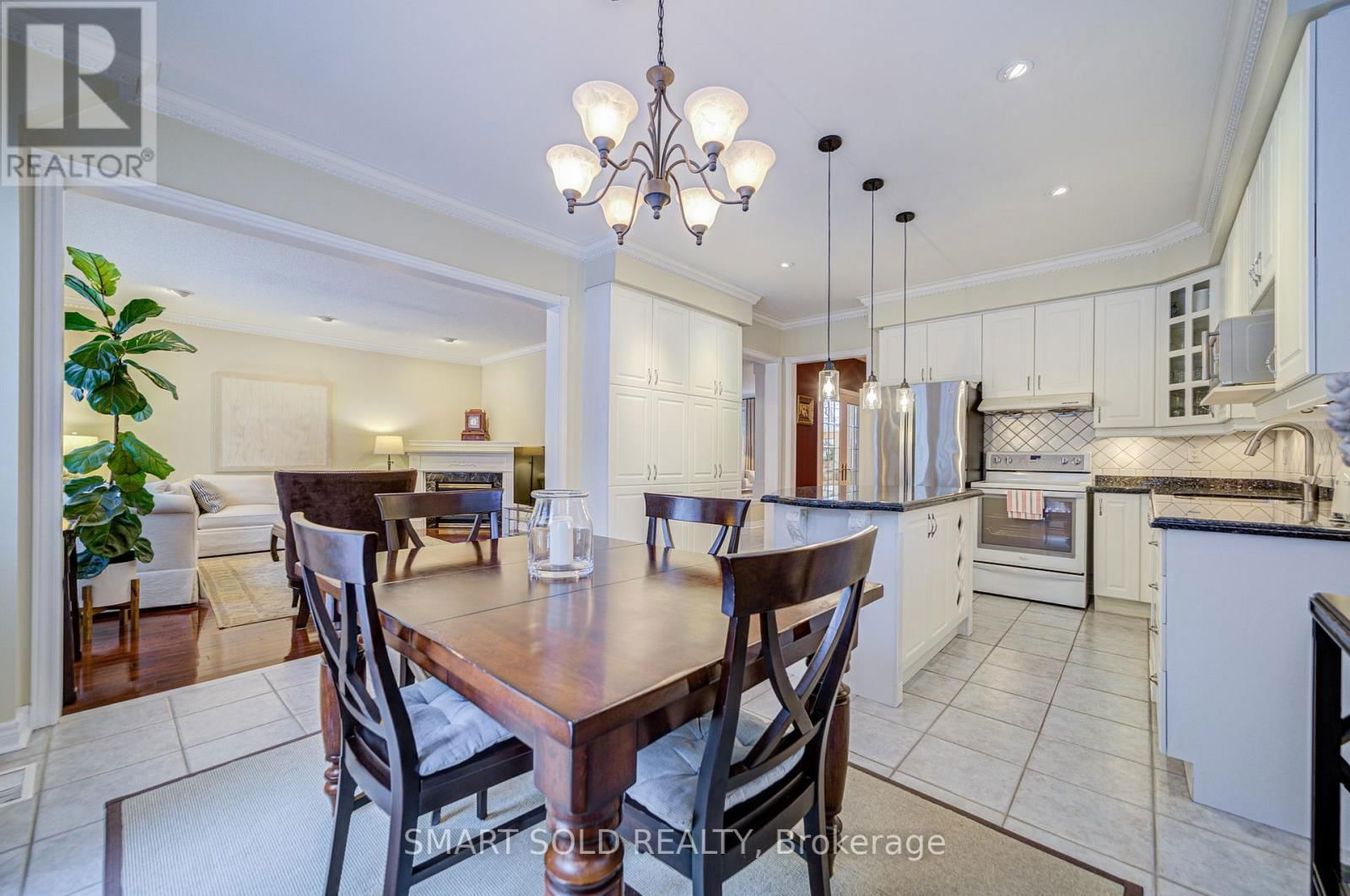 9 ALPINE CRESCENT Image 20