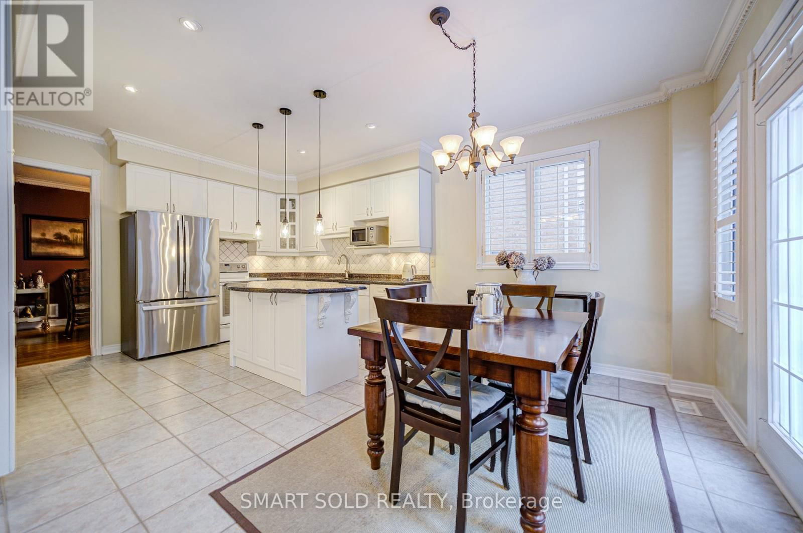 9 ALPINE CRESCENT Image 21