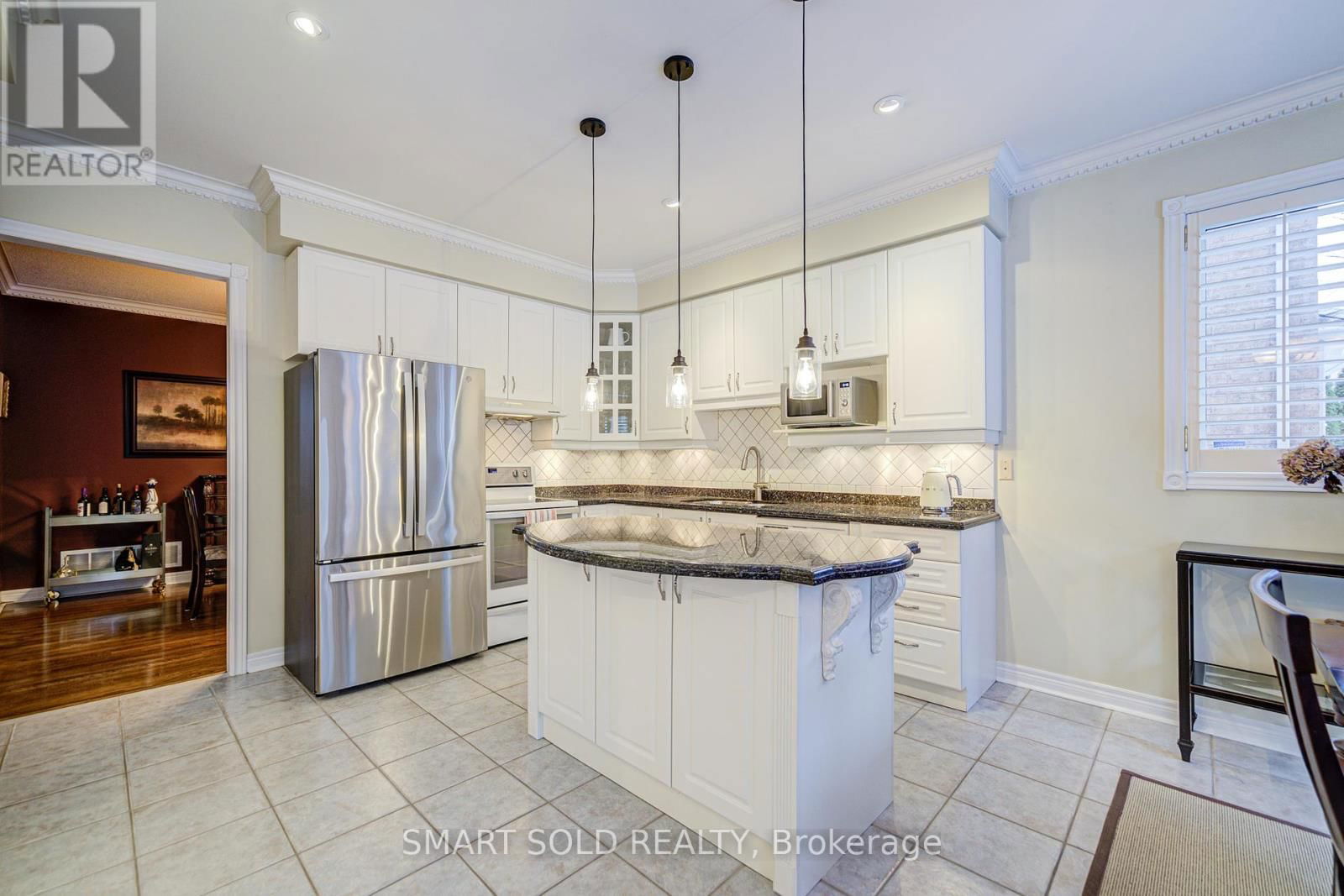 9 ALPINE CRESCENT Image 22