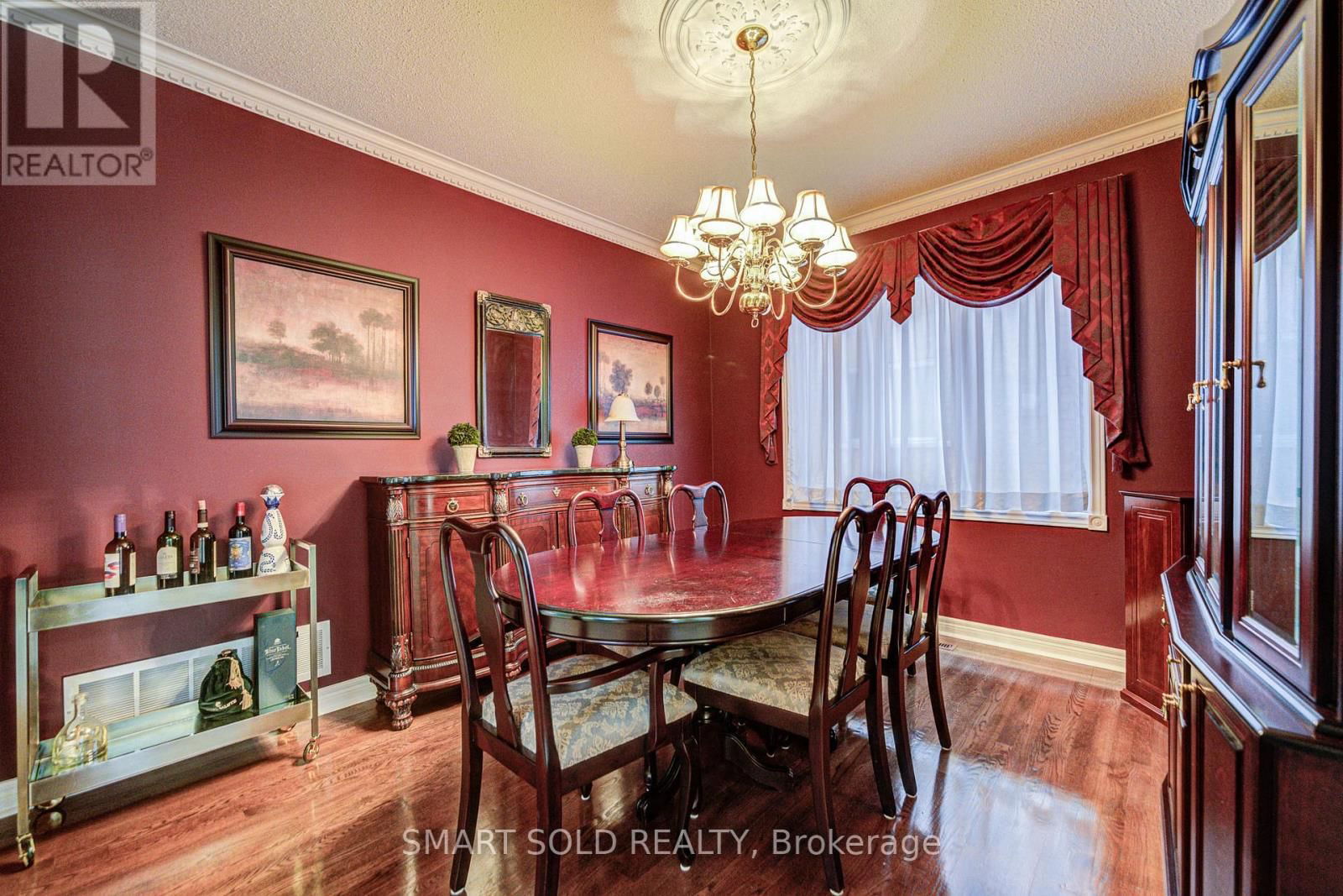 9 ALPINE CRESCENT Image 24