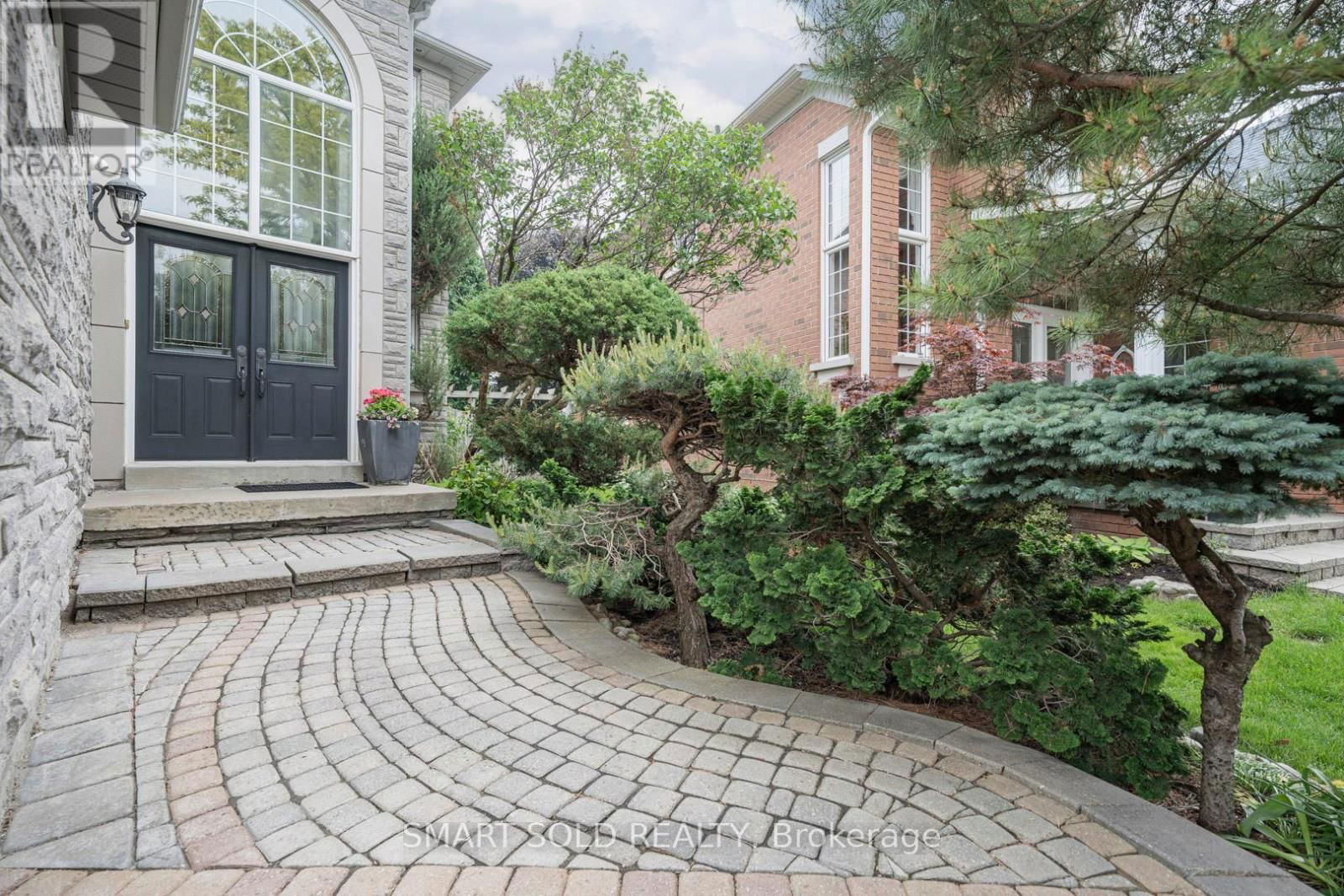 9 ALPINE CRESCENT Image 3