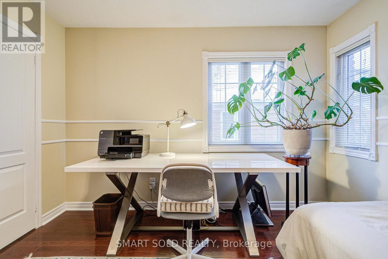 9 ALPINE CRESCENT Image 35