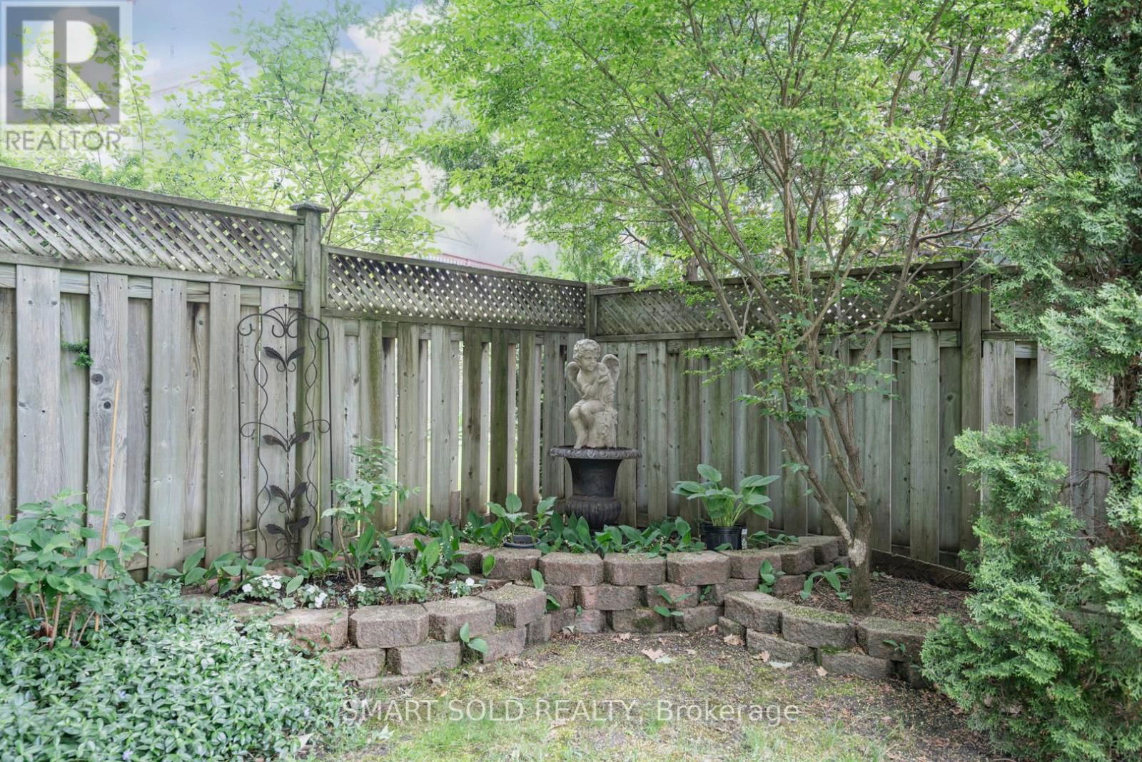 9 ALPINE CRESCENT Image 44