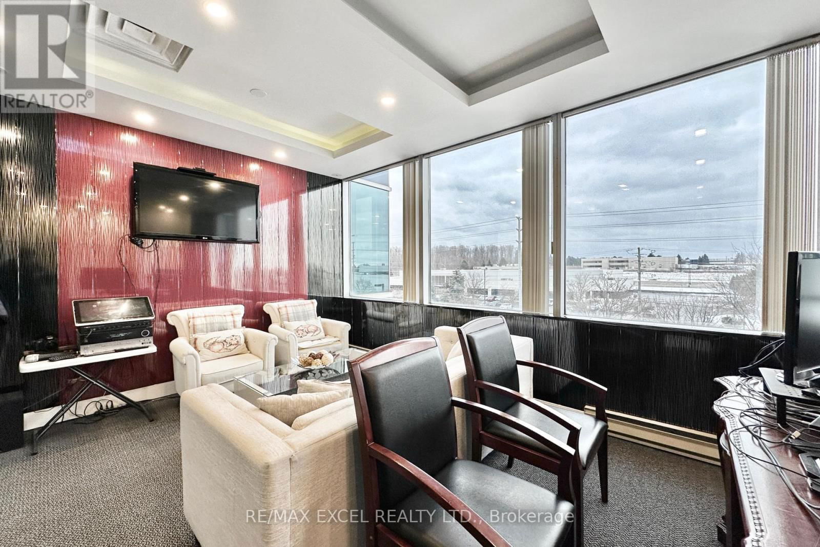 407 - 3950 14TH AVENUE Image 10