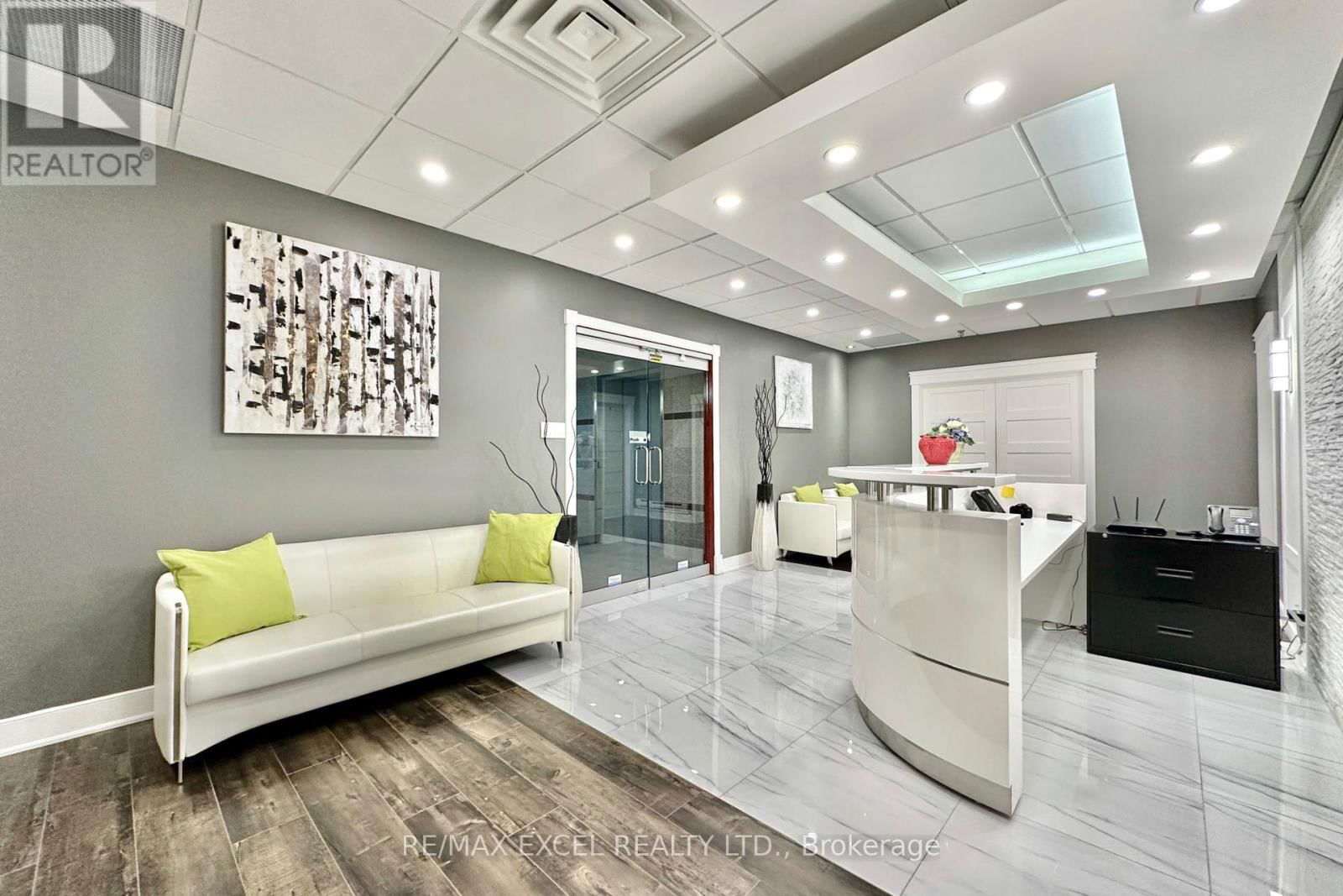 407 - 3950 14TH AVENUE Image 3