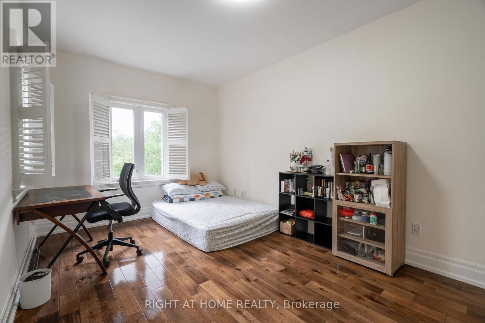 286 FERN AVENUE Image 16