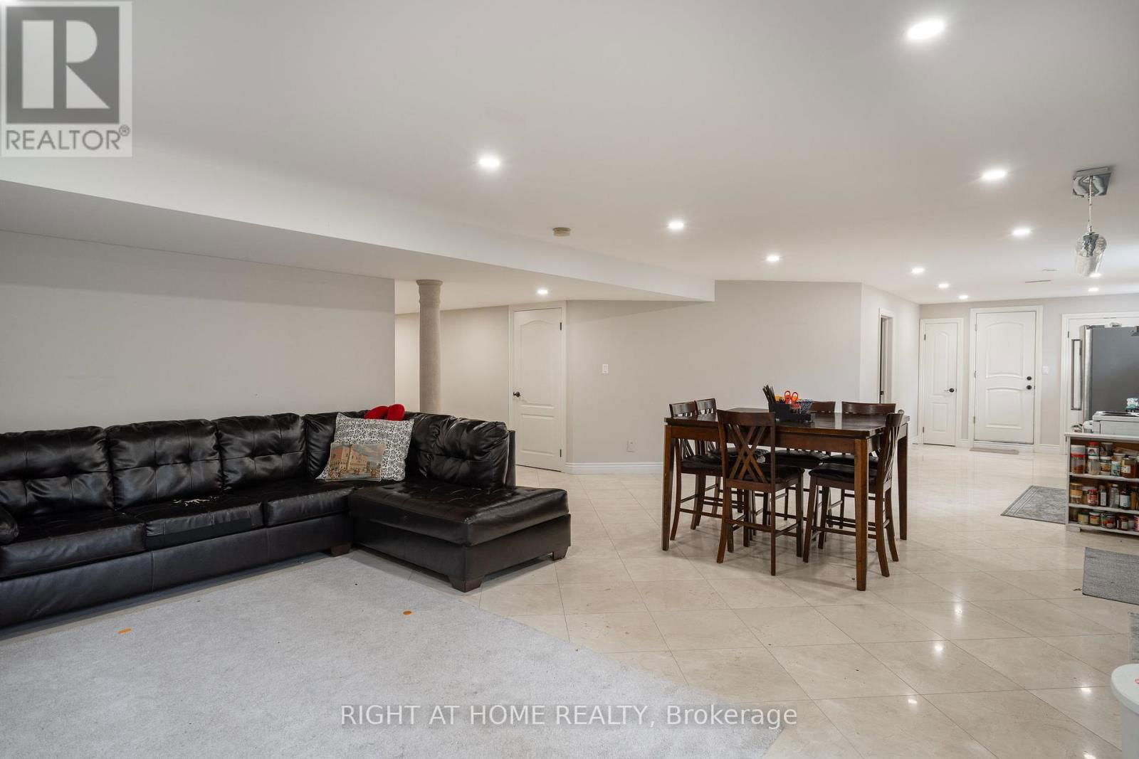 286 FERN AVENUE Image 19