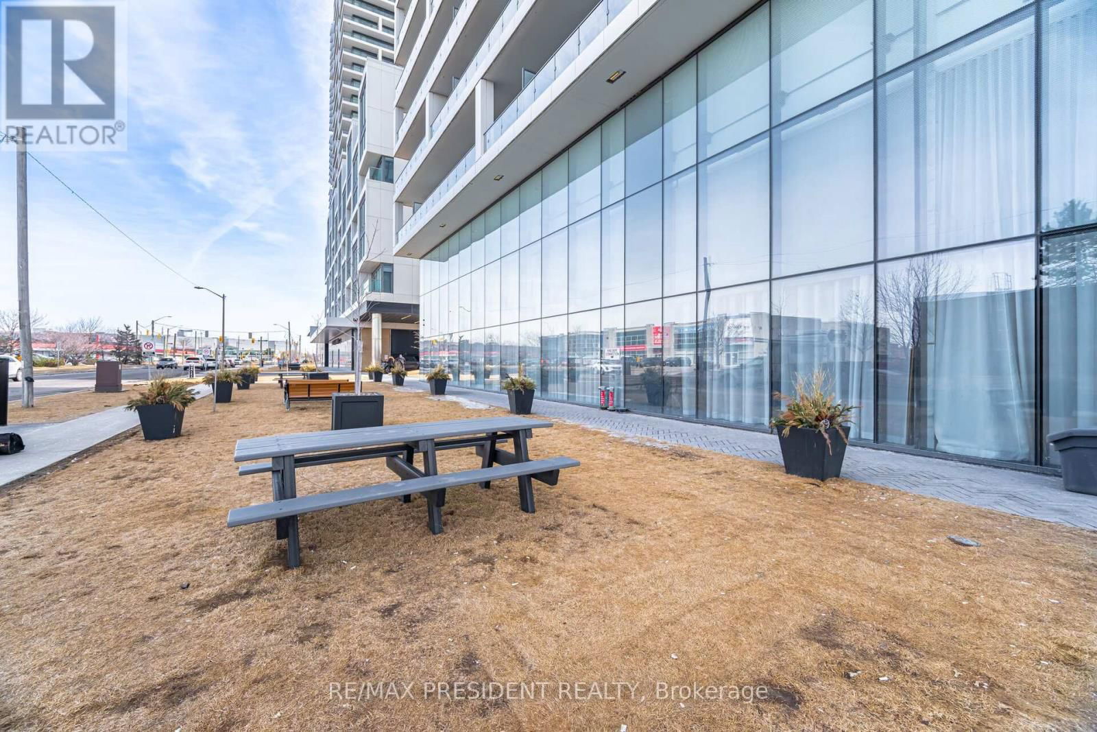 5605 - 898 PORTAGE PARKWAY Image 33