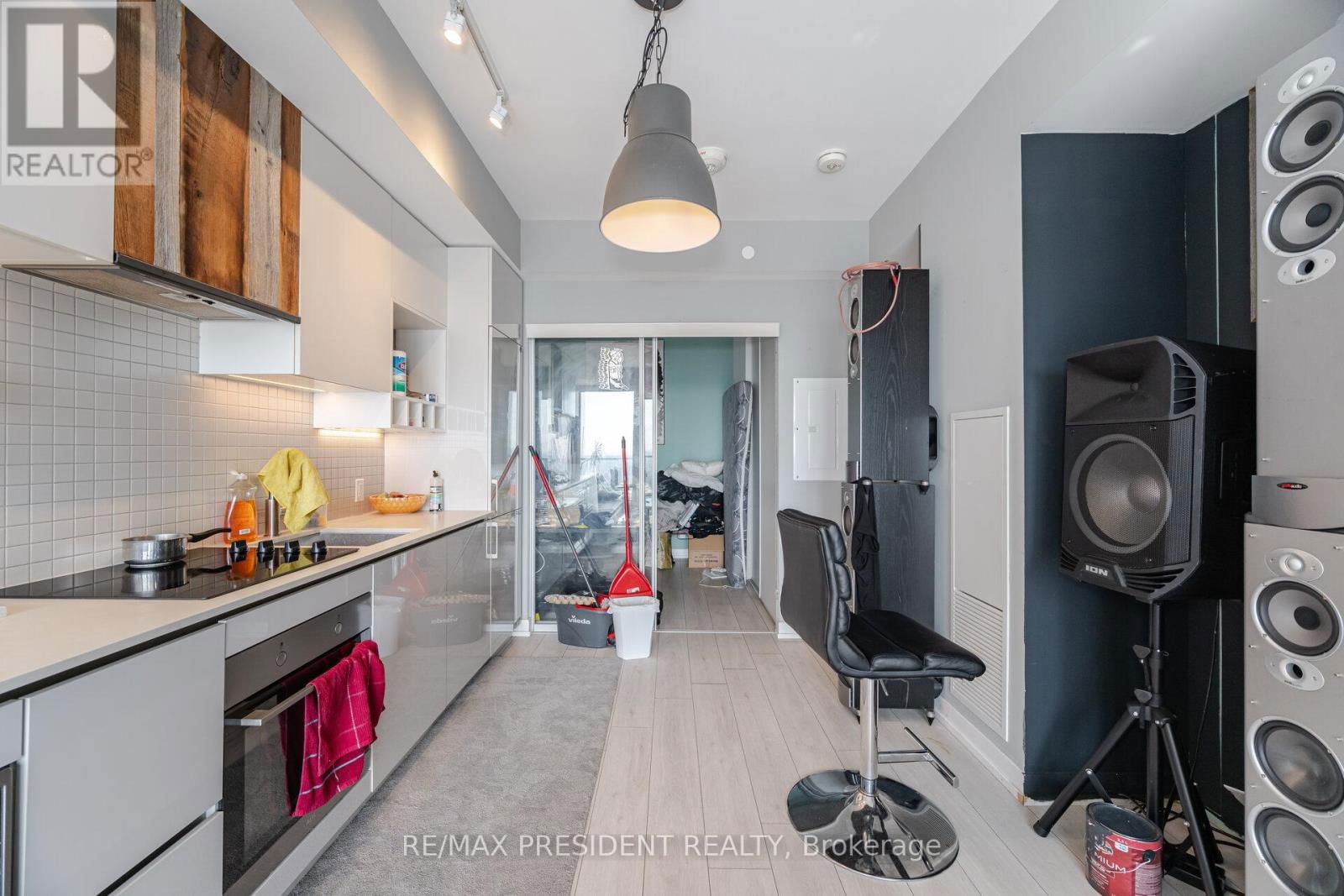 5605 - 898 PORTAGE PARKWAY Image 37