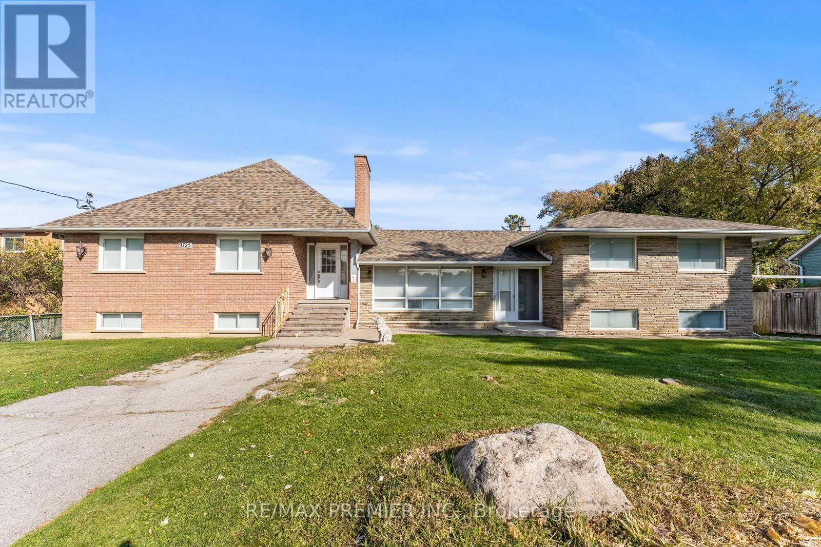 9725 KEELE STREET Image 10