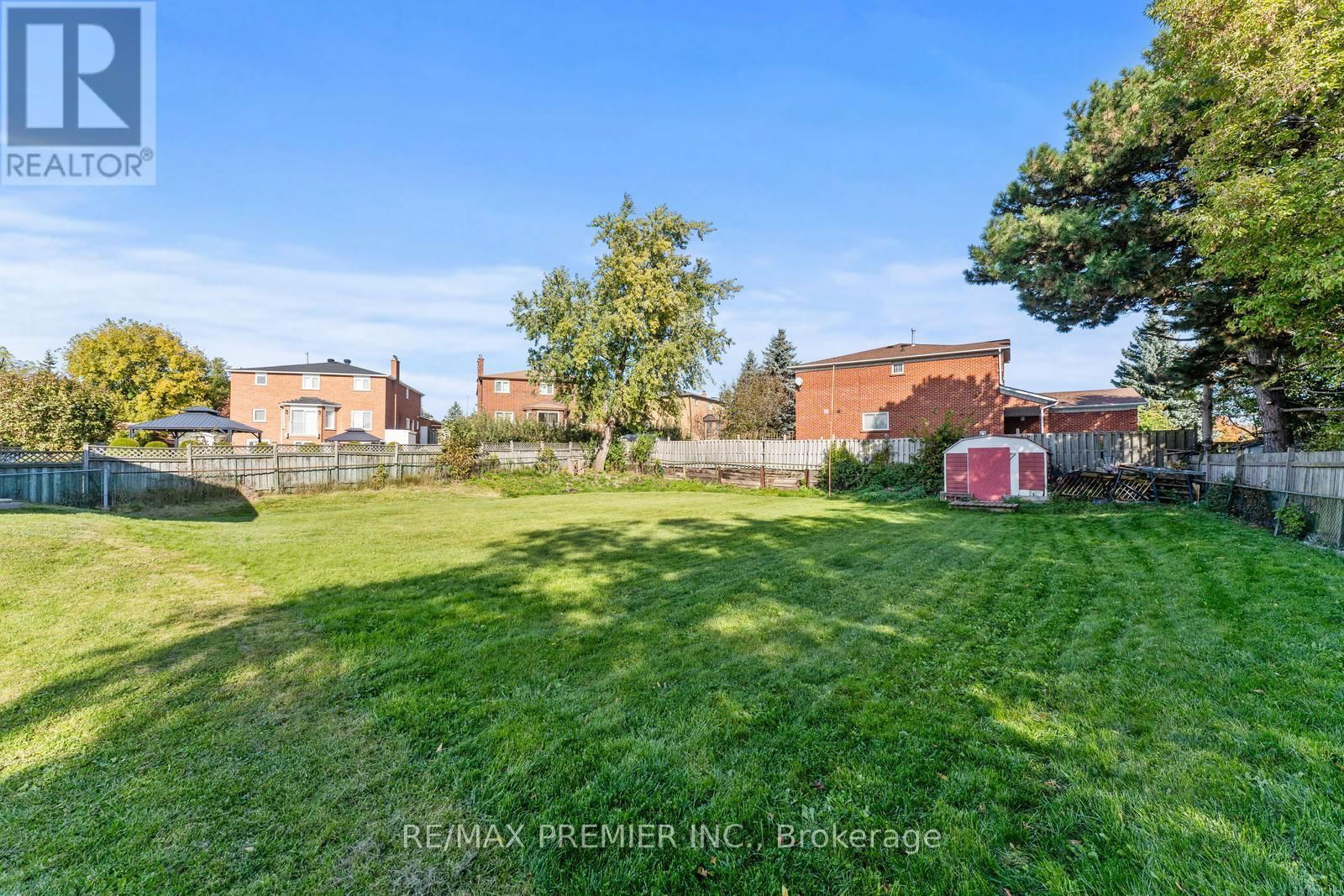 9725 KEELE STREET Image 12