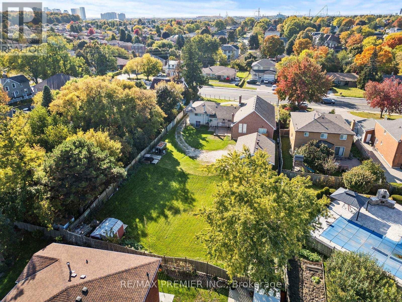 9725 KEELE STREET Image 17