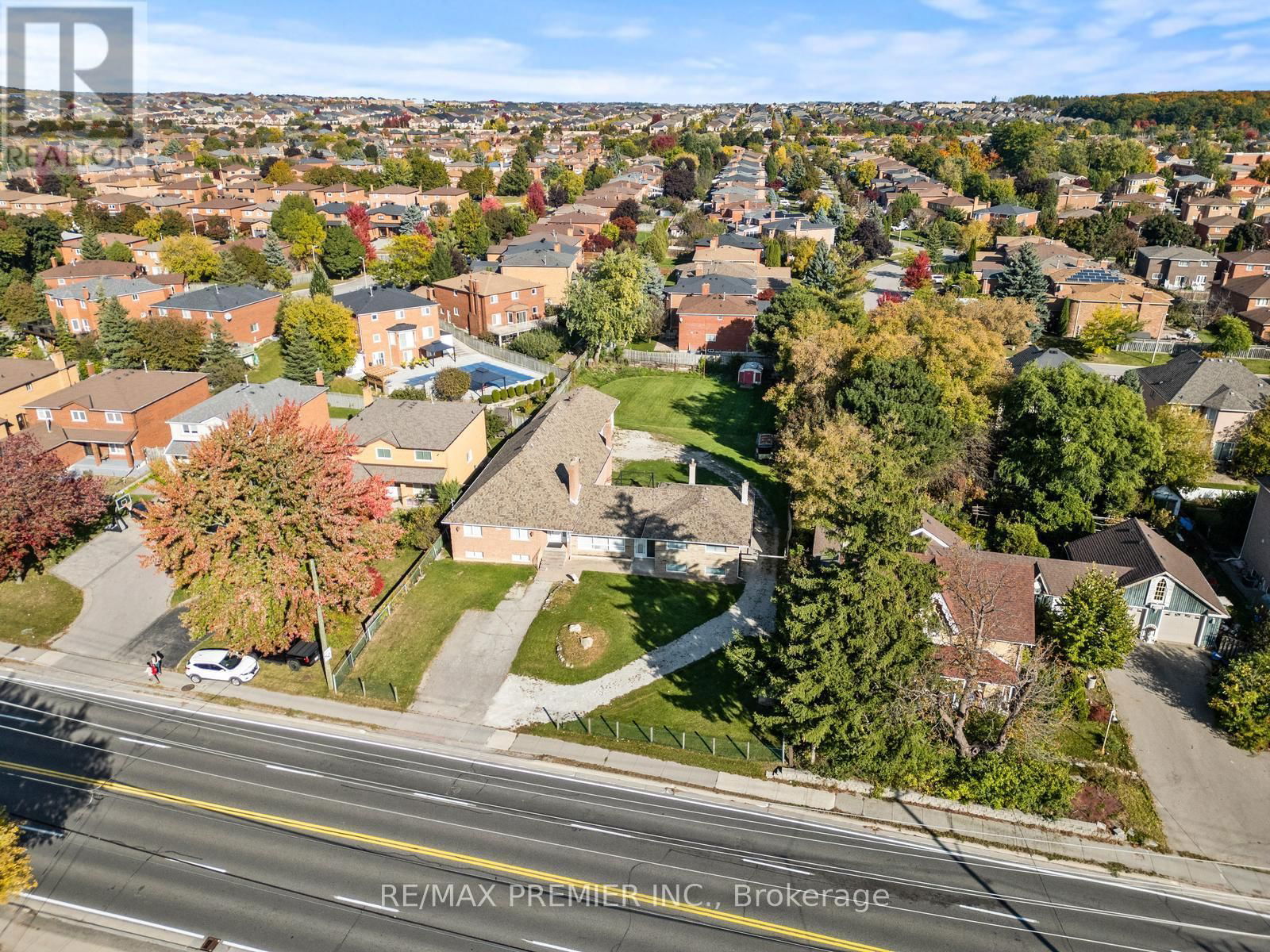 9725 KEELE STREET Image 4
