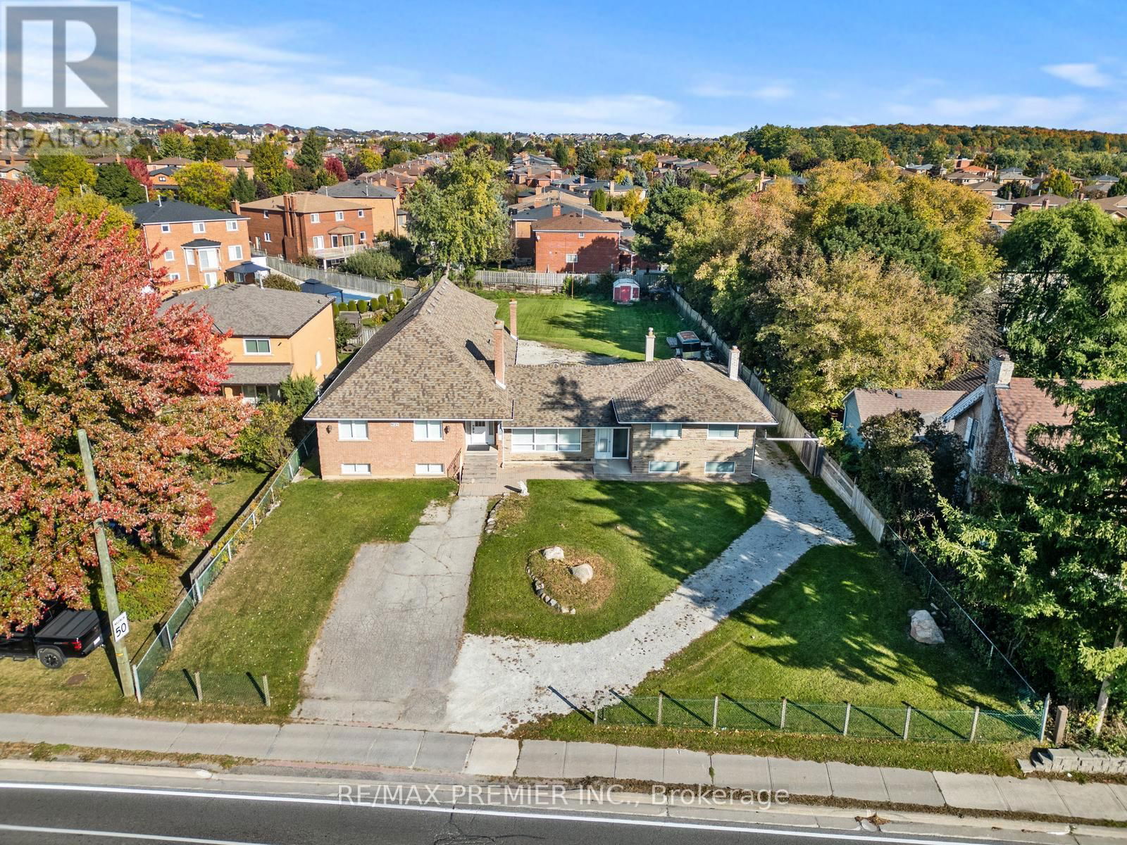9725 KEELE STREET Image 6