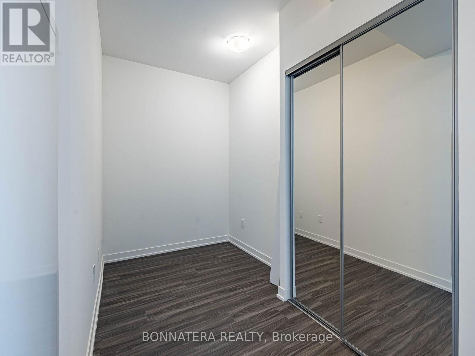 2327 - 498 CALDARI ROAD Image 22