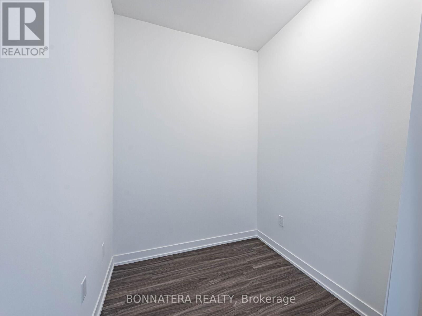 2327 - 498 CALDARI ROAD Image 23