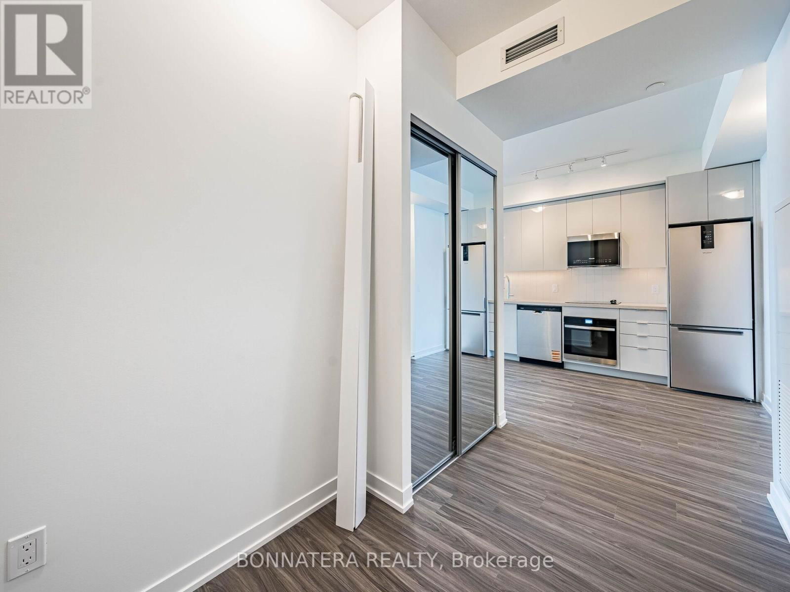 2327 - 498 CALDARI ROAD Image 24