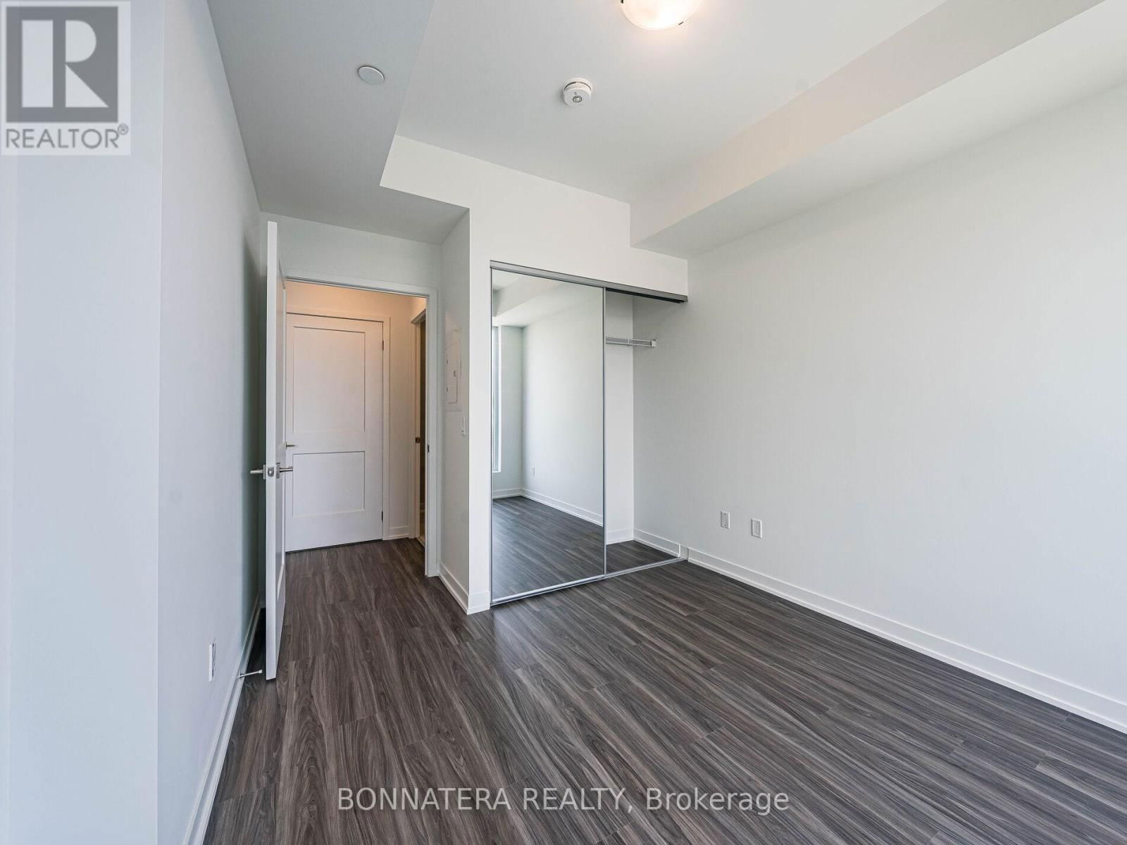2327 - 498 CALDARI ROAD Image 30