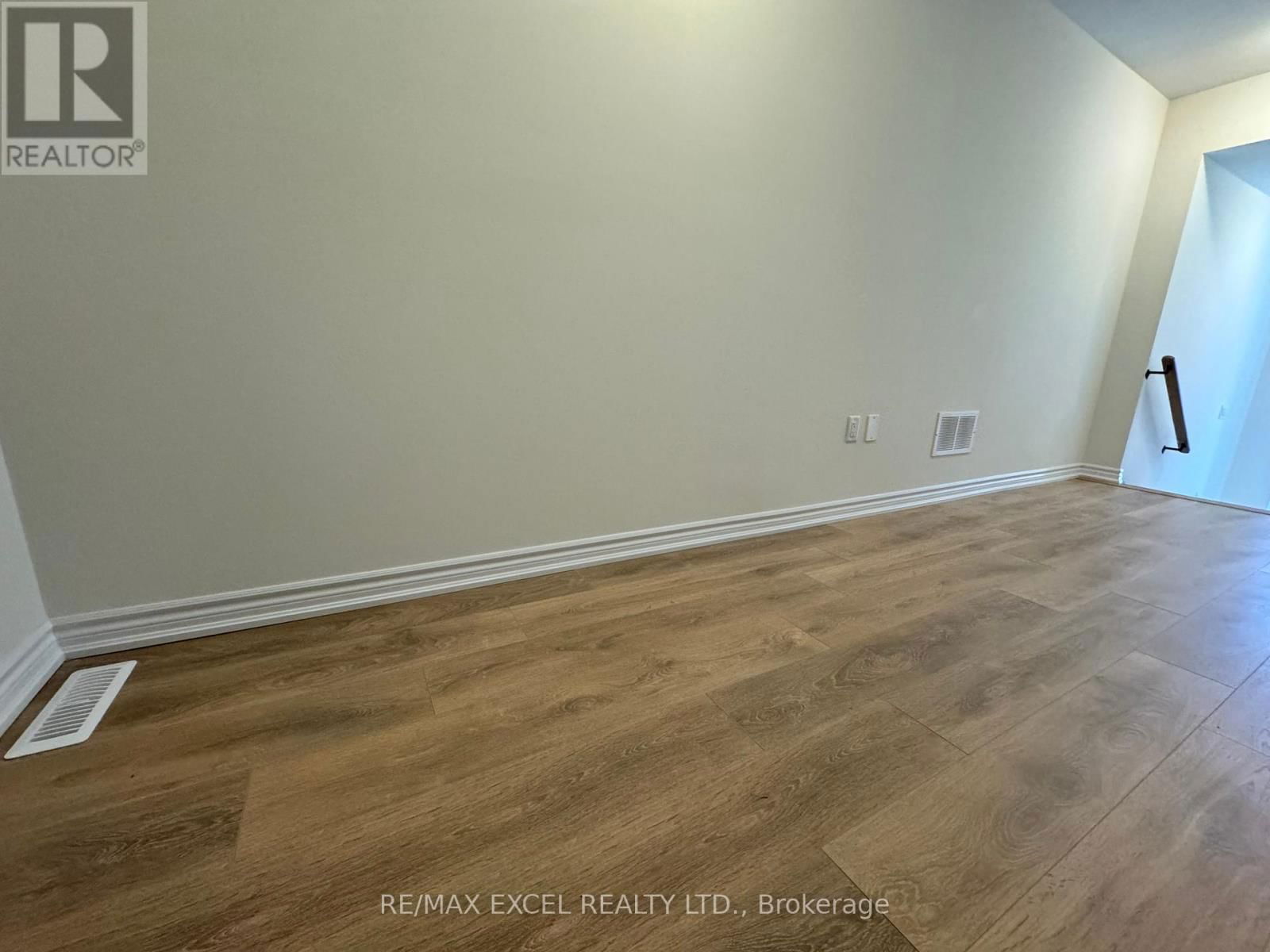 20 GRIFFITH STREET Image 15