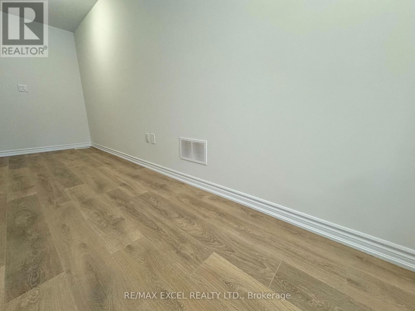 20 GRIFFITH STREET Image 16