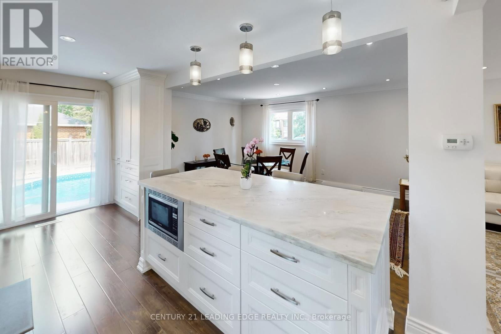 148 STEPHEN STREET Image 12