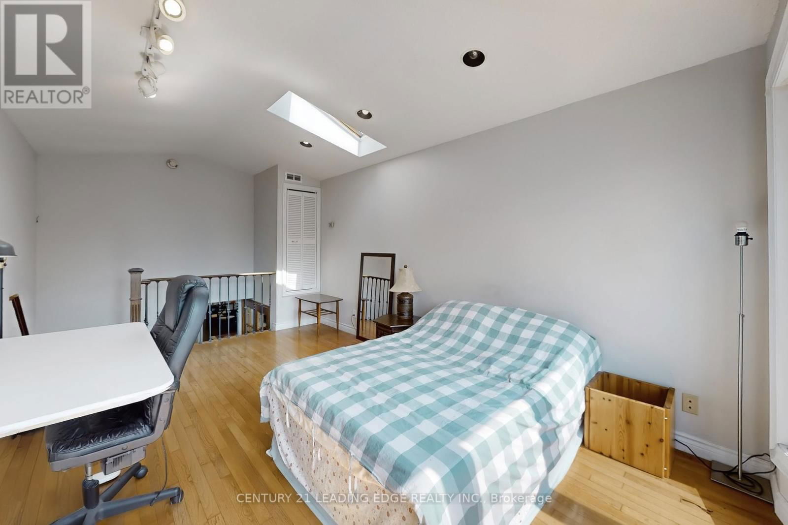 148 STEPHEN STREET Image 18