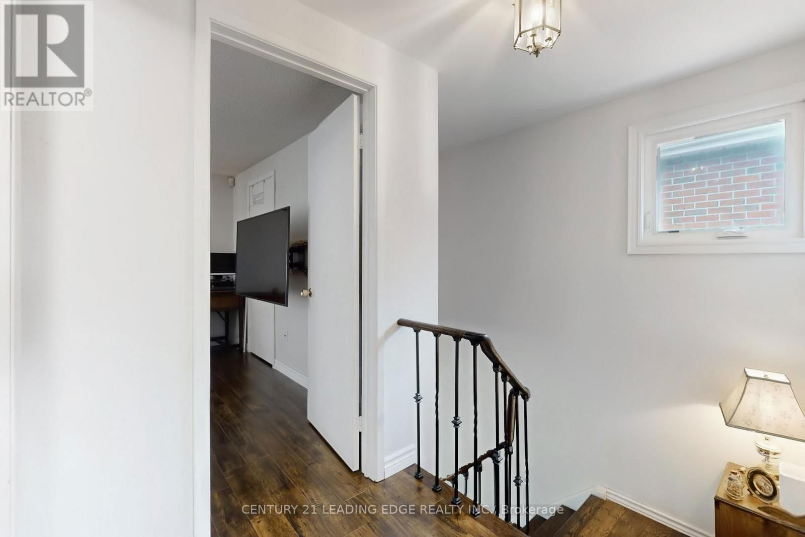148 STEPHEN STREET Image 19